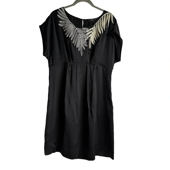 BCBG MaxAzria Silk Dress Embroidered Sequins Size Medium Leaves Pleats Boat Neck - Picture 1 of 11